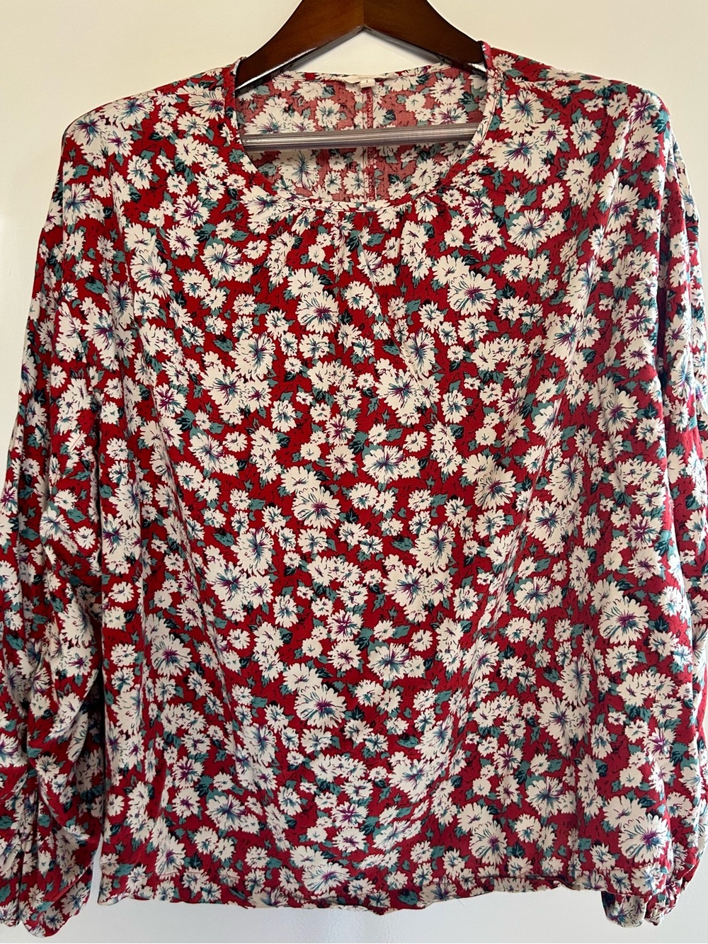 Easel Floral Rayon Top in Red Cream Green and Sz Large